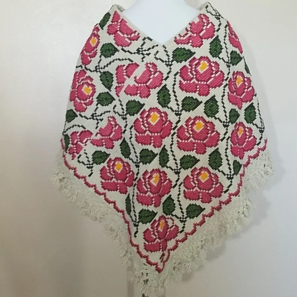 Mexican handwoven wool floral poncho - Picture 3 of 5